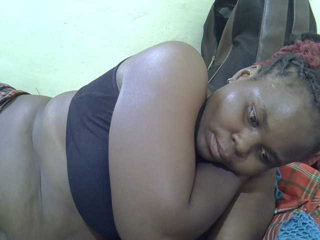 Ebonypussyy1 live cam on BongaCams