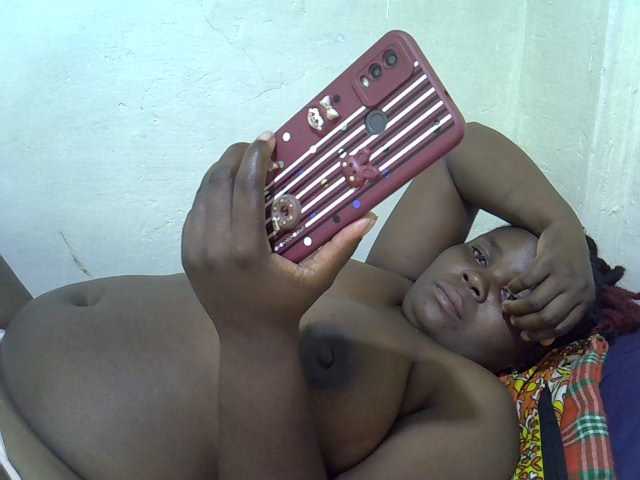 Ebonypussyy1 live cam on BongaCams