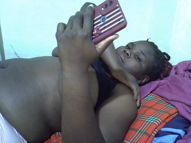 Ebonypussyy1