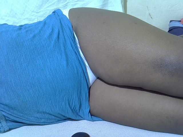 Ebonypussyy1 live cam on BongaCams