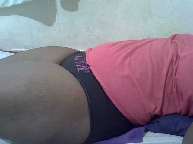 Ebonypussyy1