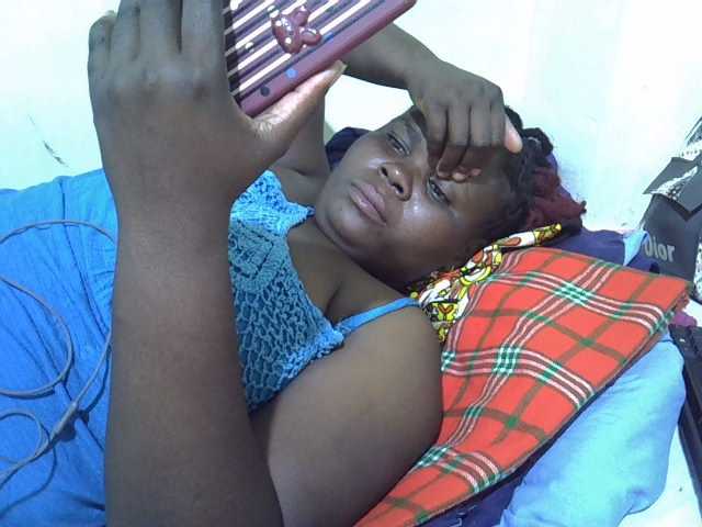 Ebonypussyy1 live cam on BongaCams