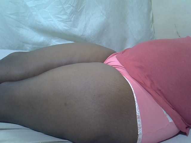 Ebonypussyy1 live cam on BongaCams