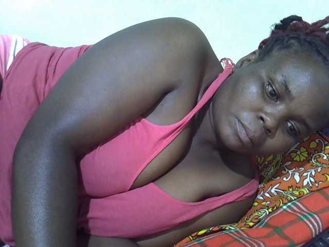 Ebonypussyy1 live cam on BongaCams