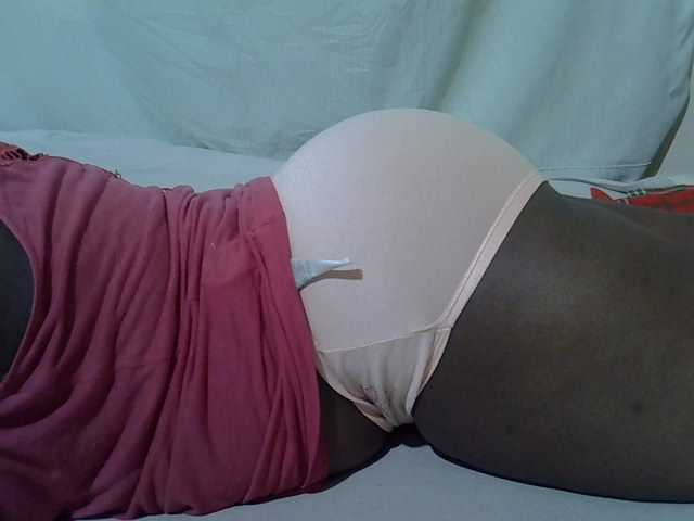 Ebonypussyy1 live cam on BongaCams