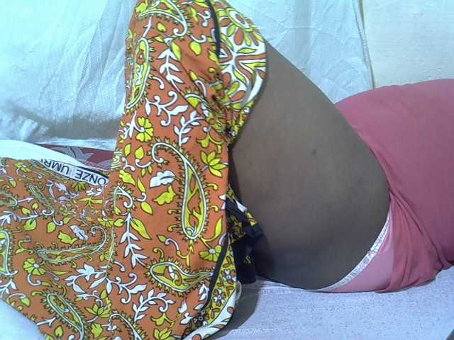 Ebonypussyy1 live cam on BongaCams