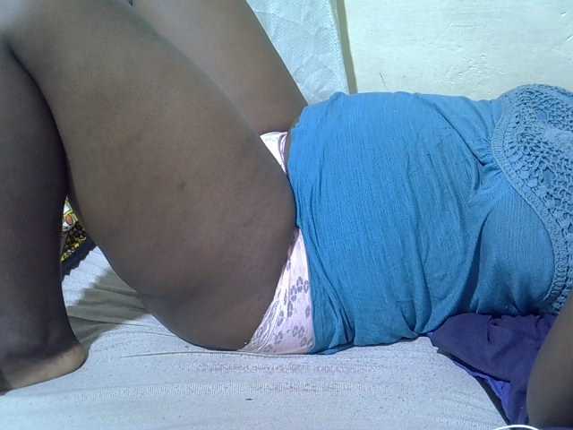 Ebonypussyy1