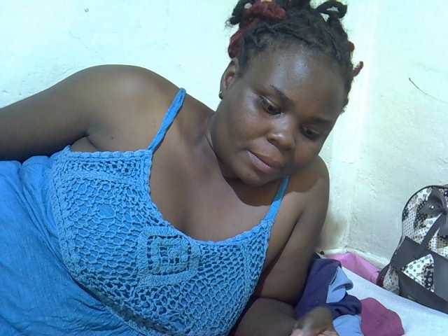 Ebonypussyy1 live cam on BongaCams
