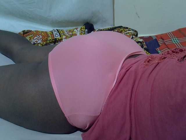 Ebonypussyy1 live cam on BongaCams