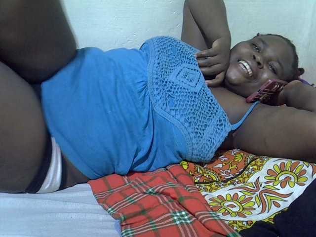 Ebonypussyy1 live cam on BongaCams