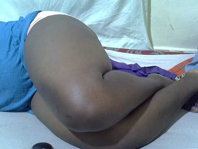 Ebonypussyy1