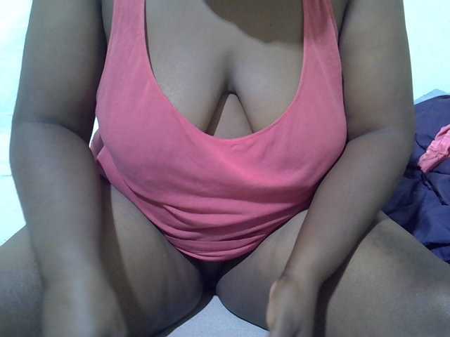 Ebonypussyy1
