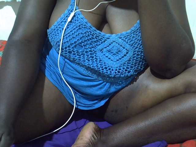 Ebonypussyy1