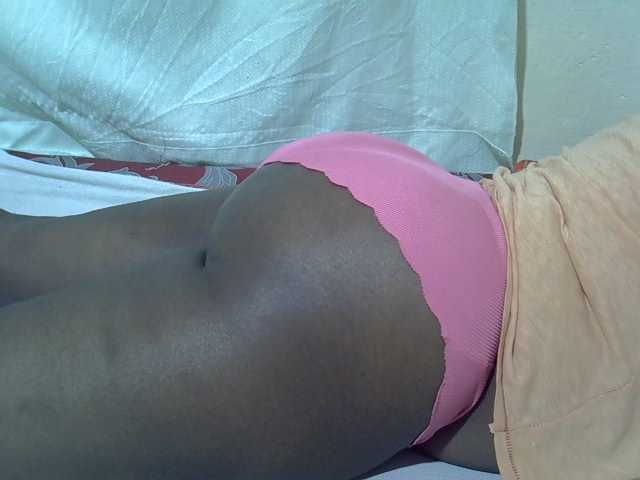 Ebonypussyy1 live cam on BongaCams
