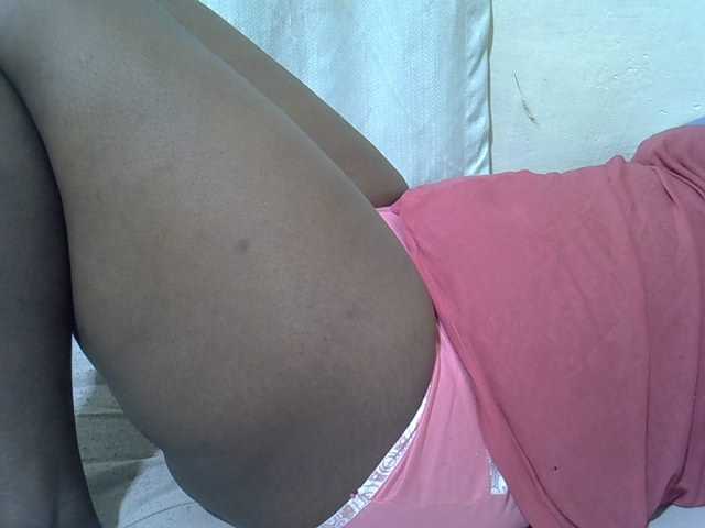 Ebonypussyy1 live cam on BongaCams