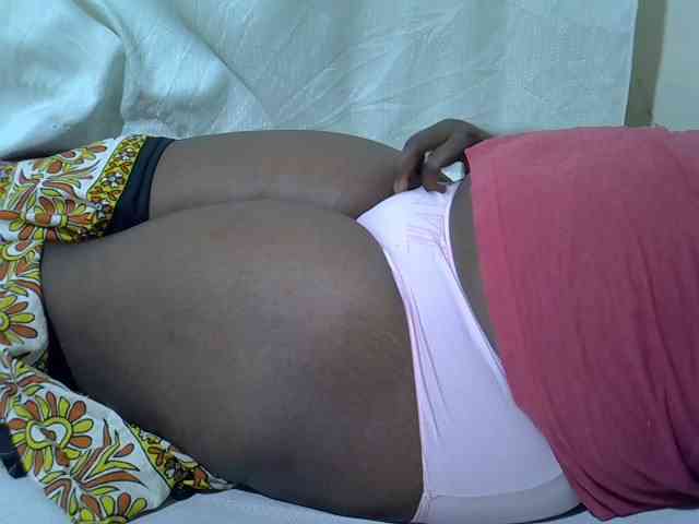 Ebonypussyy1 webcam