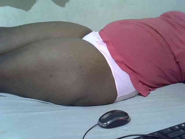 Ebonypussyy1