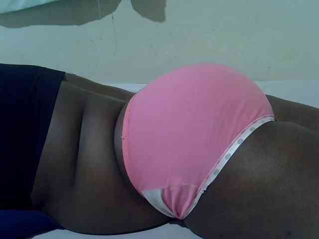 Ebonypussyy1 webcam