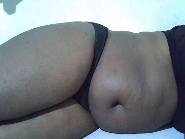 Ebonypussyy1 webcam
