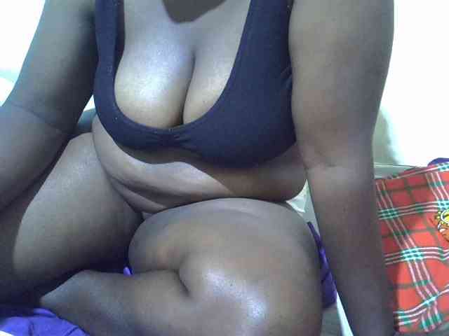 Ebonypussyy1 webcam