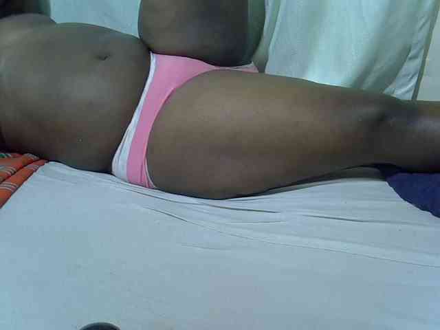 Ebonypussyy1