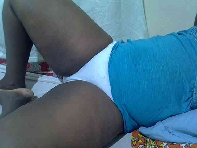 Ebonypussyy1 webcam