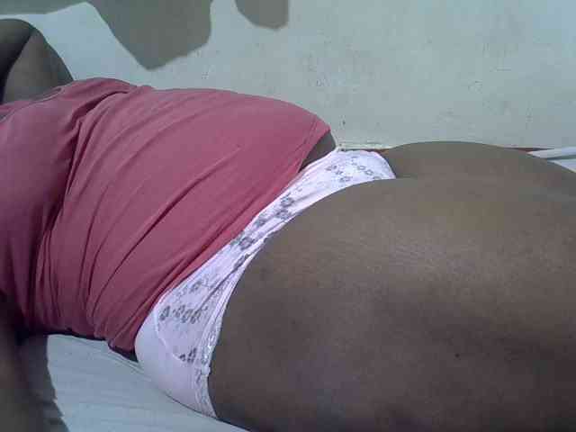 Ebonypussyy1
