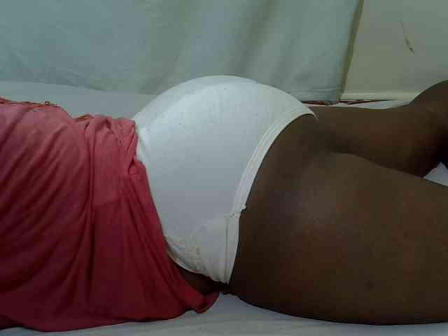 Ebonypussyy1