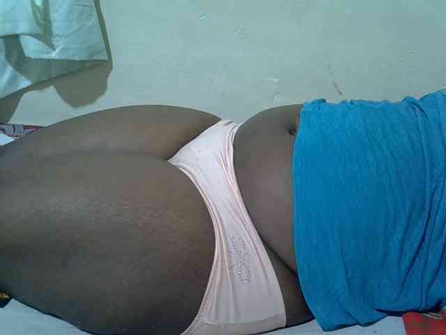 Ebonypussyy1 webcam