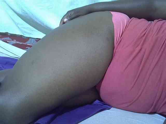 Ebonypussyy1 webcam