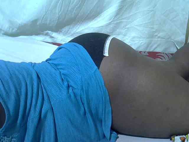 Ebonypussyy1 webcam