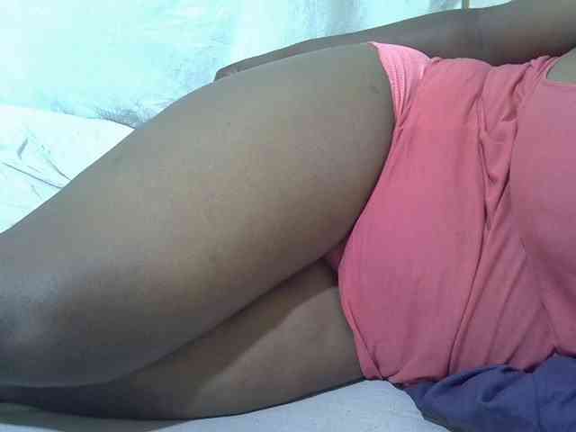 Ebonypussyy1 webcam