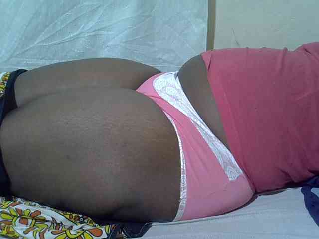 Ebonypussyy1