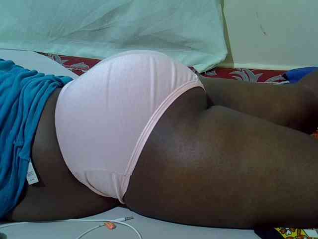 Ebonypussyy1 webcam