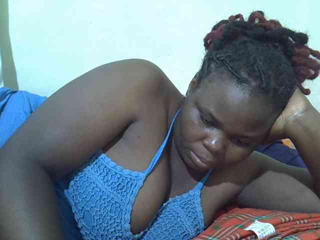 Ebonypussyy1 webcam