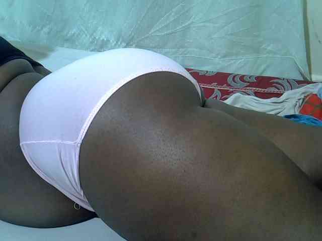 Ebonypussyy1 webcam