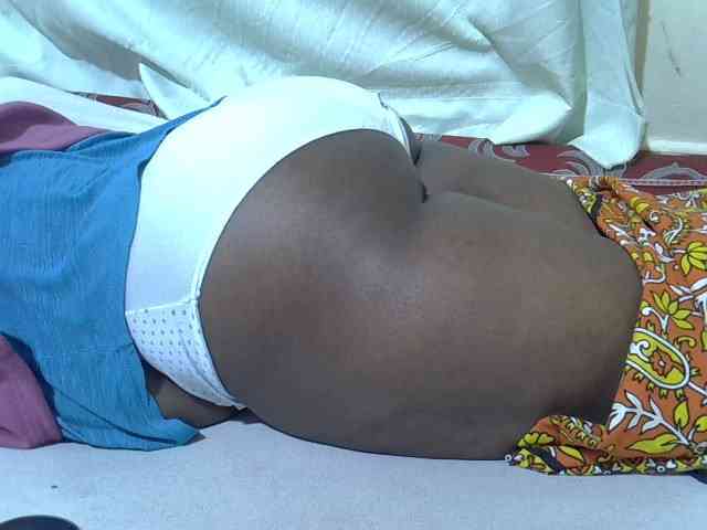Ebonypussyy1 webcam