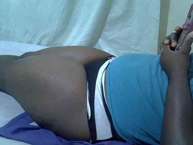 Ebonypussyy1
