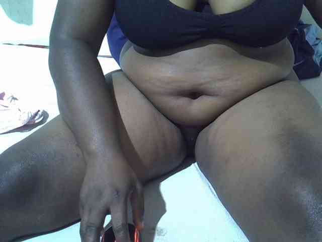 Ebonypussyy1 webcam