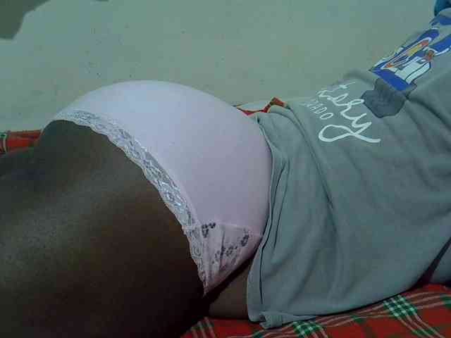 Ebonypussyy1 webcam
