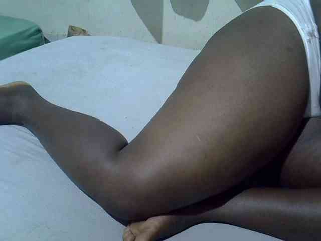 Ebonypussyy1 webcam