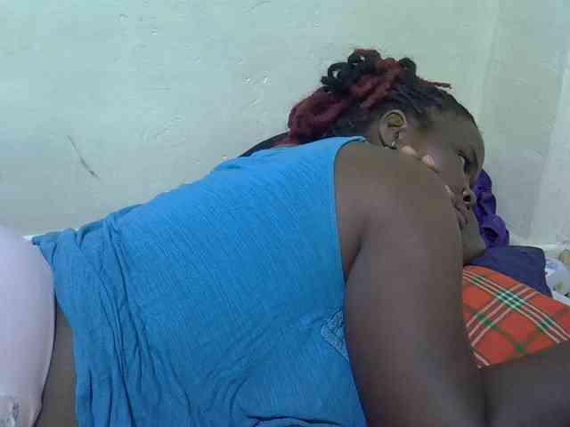 Ebonypussyy1 webcam