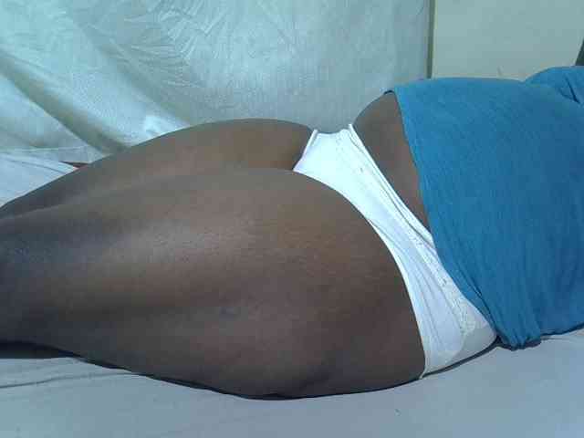 Ebonypussyy1 webcam