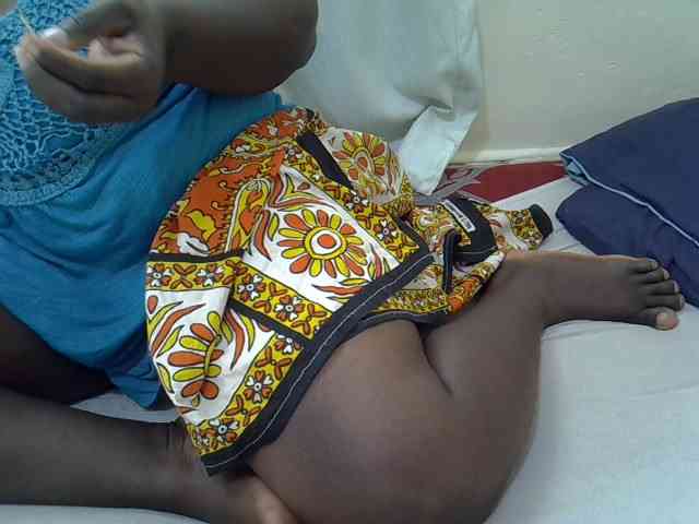 Ebonypussyy1 webcam