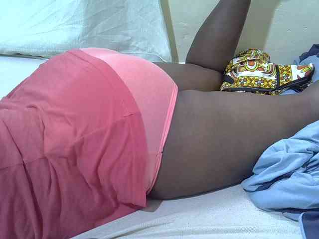 Ebonypussyy1 webcam