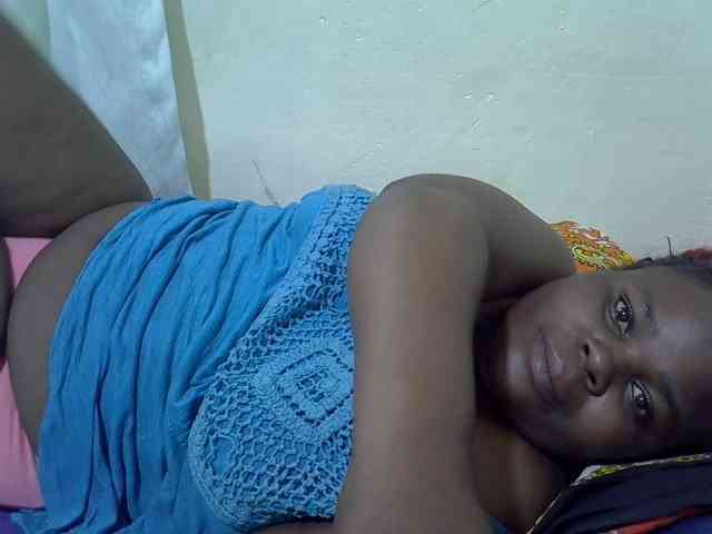 Ebonypussyy1 webcam