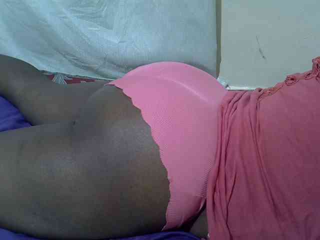 Ebonypussyy1 webcam