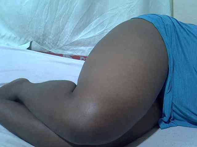 Ebonypussyy1 webcam