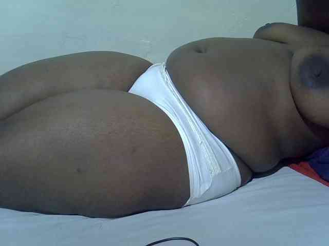 Ebonypussyy1 webcam