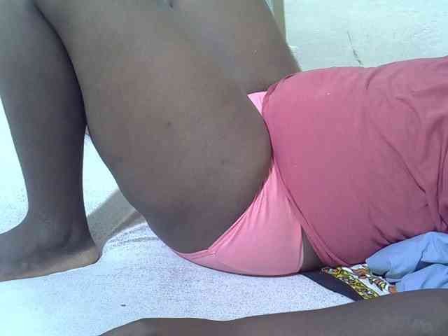 Ebonypussyy1 webcam